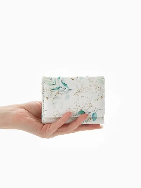 Кошелёк женский на кнопке, 10.5&times;2.5&times;8.5 см, с растительным принтом, белый/зелёный