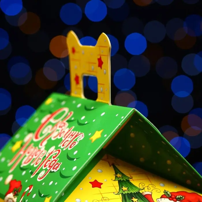 Подарочная коробка «Новогодние друзьяшки», 13.3×11.6×12.6 см Подарочная коробка «Новогодние друзьяшки», 13.3×11.6×12.6 см