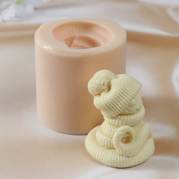 Молд силиконовый Молд силиконовый "Змея в шапке" Силикон 7х6х5,5 см