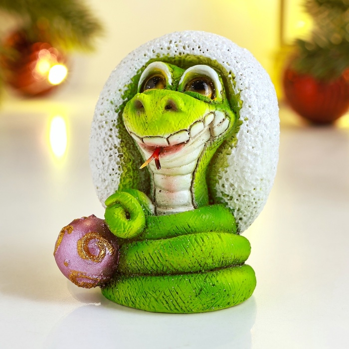 Новый год. Символ 2025. Фигура  Новый год. Символ 2025. Фигура "Змейка с новогодним шаром" 6,5х6х7см, цветная