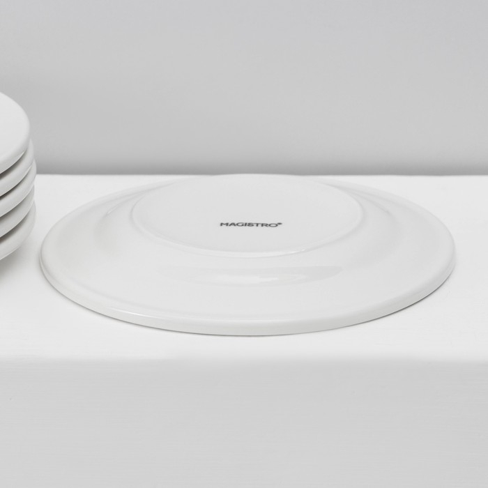 Набор тарелок фарфоровых десертных Magistro Basic bistro, 6 предметов: d=16,5 см, цвет белый Набор тарелок фарфоровых десертных Magistro Basic bistro, 6 предметов: d=16,5 см, цвет белый