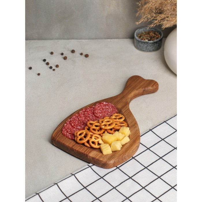 Доска для подачи авторская «Кость», 29×17×2 см, натуральный дуб Доска для подачи авторская «Кость», 29×17×2 см, натуральный дуб