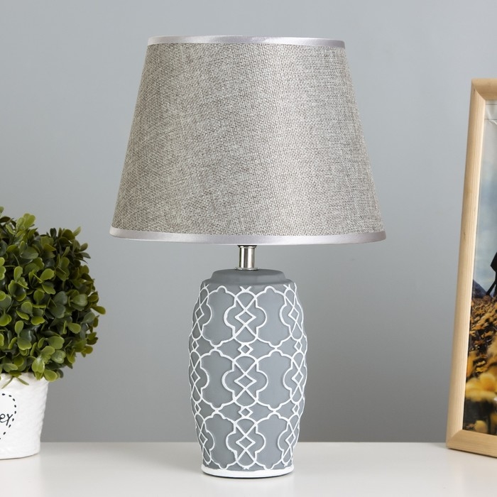 Настольная лампа Настольная лампа "Камила" Е14 40Вт серо-белый 22х22х35 см RISALUX