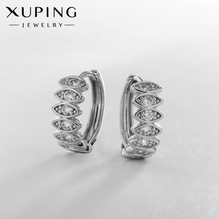 Серьги-кольца XUPING созерцание, цвет белый в серебре, d=1,8 см Серьги-кольца XUPING созерцание, цвет белый в серебре, d=1,8 см