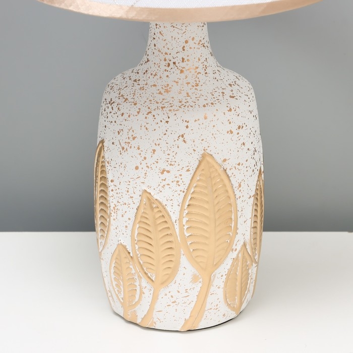 Настольная лампа Настольная лампа "Онерия" Е14 40Вт бело-золотой 23х23х40 см