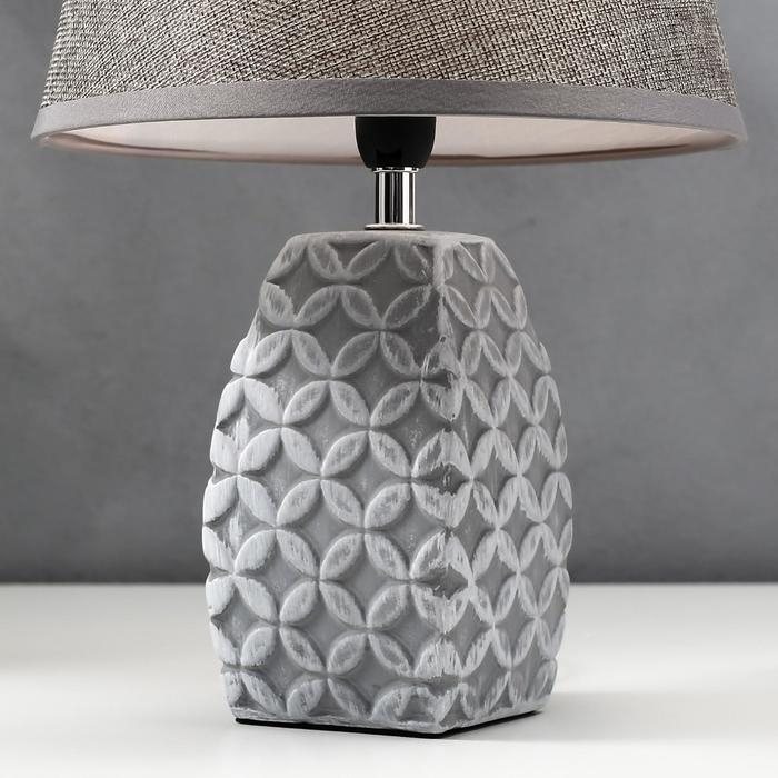 Лампа настольная 16445/1GR E14 40вт серый 22х22х34 см RISALUX Лампа настольная 16445/1GR E14 40вт серый 22х22х34 см RISALUX