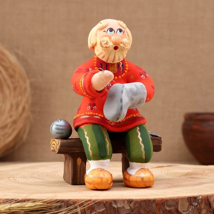 Ковровская игрушка  Ковровская игрушка "Скамейка Дед подшивает валенки", керамика