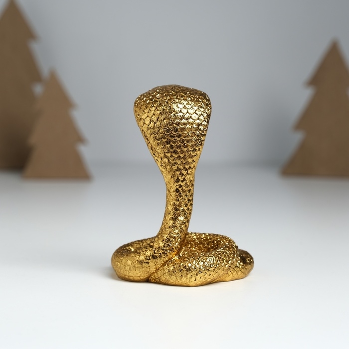 Сувенир полистоун Сувенир полистоун "Королевская кобра" золото 7х5х8,7 см