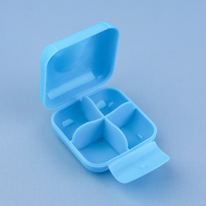 Таблетница, 7 × 7 × 3,5 см, 4 секции, цвет МИКС Таблетница, 7 × 7 × 3,5 см, 4 секции, цвет МИКС