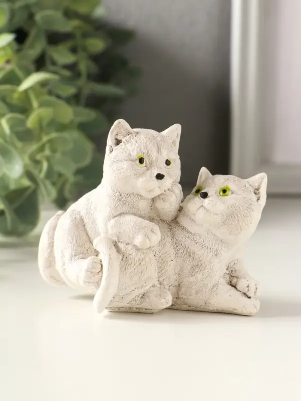 Статуэкта "Пара кошечек" 9х7х5 см, серо-коричневый