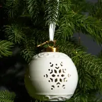 Ёлочный шар с подсветкой &laquo;Снежинка&raquo;, 10&times;8.8&times;8.8 см, 1 LED, керамика, от батареек LR44&times;3, керамика, свечение тёплое белое