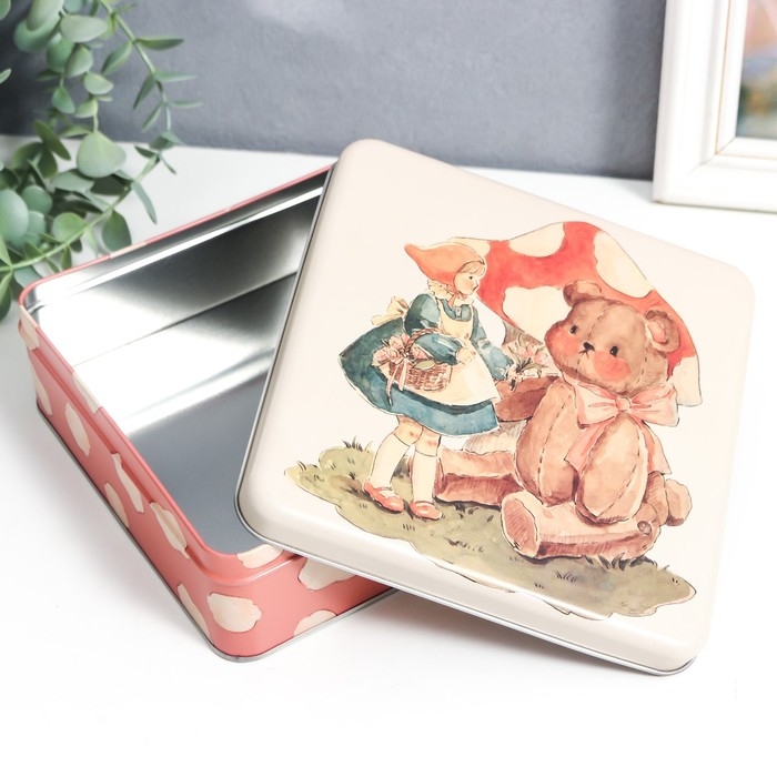 Шкатулка металл квадрат Шкатулка металл квадрат "Малышка и игрушечный медведь" 5,8х17х17 см