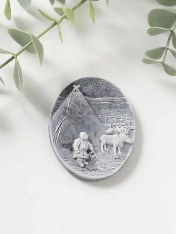 Магнит "У чума" (барельеф), 6,5см