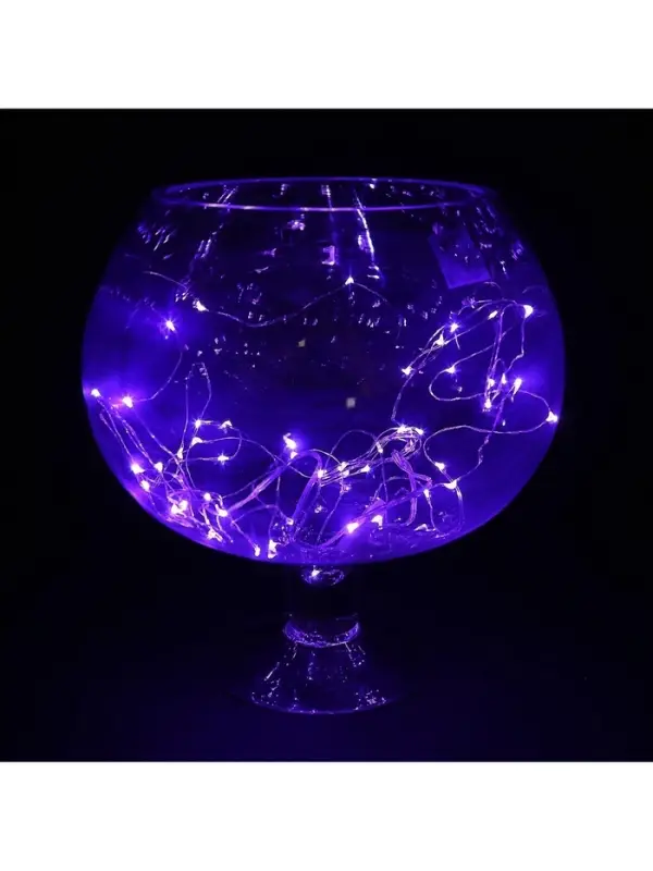 Гирлянда &laquo;Нить&raquo; 5 м роса, IP20, серебристая нить, 50 LED, батарейки CR2032&times;2 (в комплекте), свечение фиолетовое