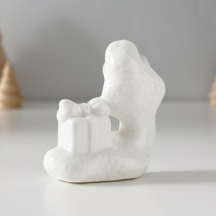 Сувенир керамика Сувенир керамика "Белая кобра с подарком" с золотом 3,5х8х7,5 см