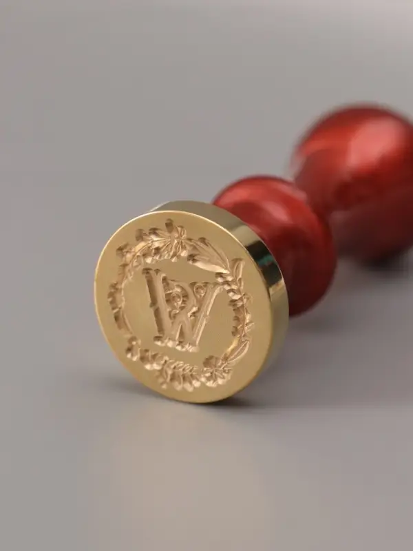 Печать для сургуча с пластиковой ручкой &laquo;Венок с буквой W&raquo;, 2.5&times;2.5&times;6.3 см