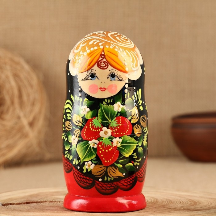 Матрёшка «Земляничка», чёрный платок, 5 кукольная, 18 см Матрёшка «Земляничка», чёрный платок, 5 кукольная, 18 см