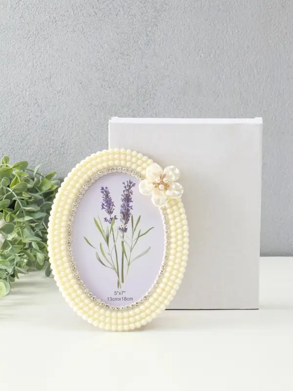 Фоторамка пластик 13х18 см "Белый жемчуг с цветком" овальная