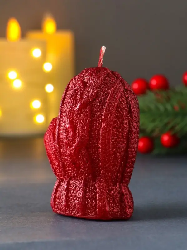 Свеча "Варежка", лак красный