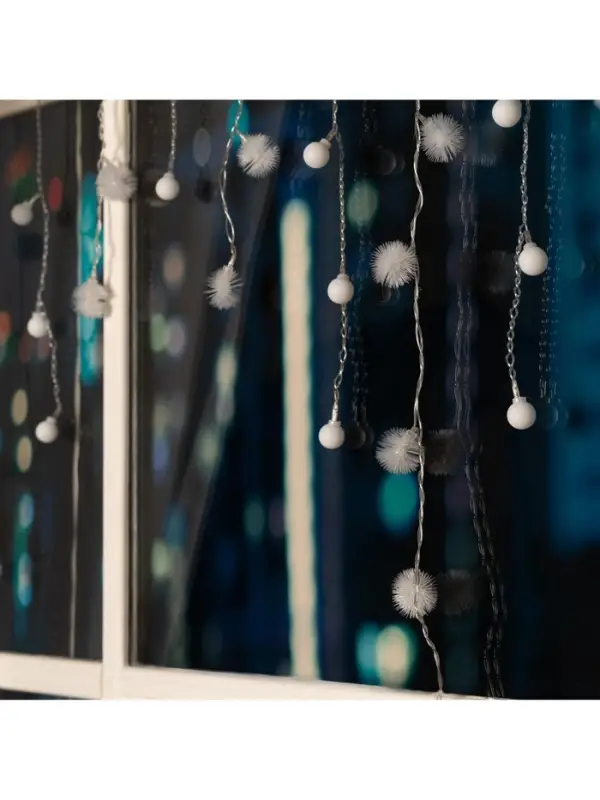 Гирлянда &laquo;Бахрома&raquo; 1.8&times;0.5 м с насадками &laquo;Шарики и ёжики&raquo;, IP20, прозрачная нить, 48 LED, свечение мульти (RG/RB), мигание, 220 В