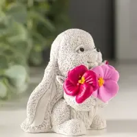 Статуэтка "Кролик с анютиными глазками" 6х6х4, цветной