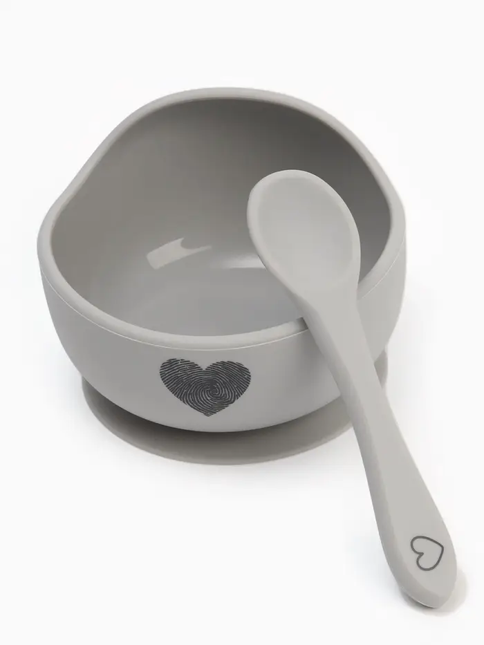 Тарелка детская на присоске и ложка, серый, Mum&Baby Тарелка детская на присоске и ложка, серый, Mum&Baby