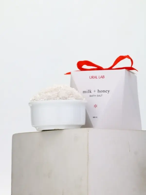 Соль для ванны в коробке с атласным бантом, 150 г, URAL LAB Соль для ванны в коробке с атласным бантом, 150 г, URAL LAB