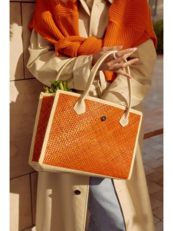 Сумка плетёная на застёжке из пандана, 35&times;12&times;40 см, бежево-оранжевая