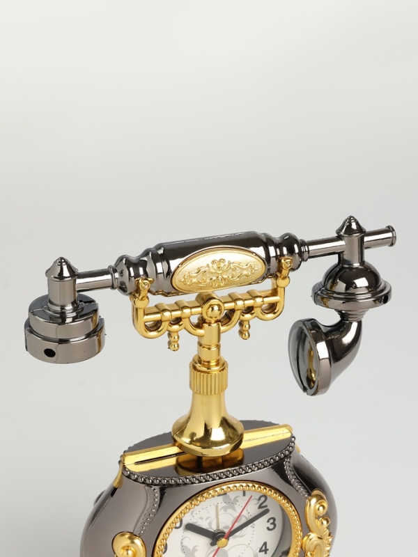 Часы будильник настольные, на батарейках, 25 х 17 х 6.3 см, циферблат d-7 см Часы будильник настольные, на батарейках, 25 х 17 х 6.3 см, циферблат d-7 см