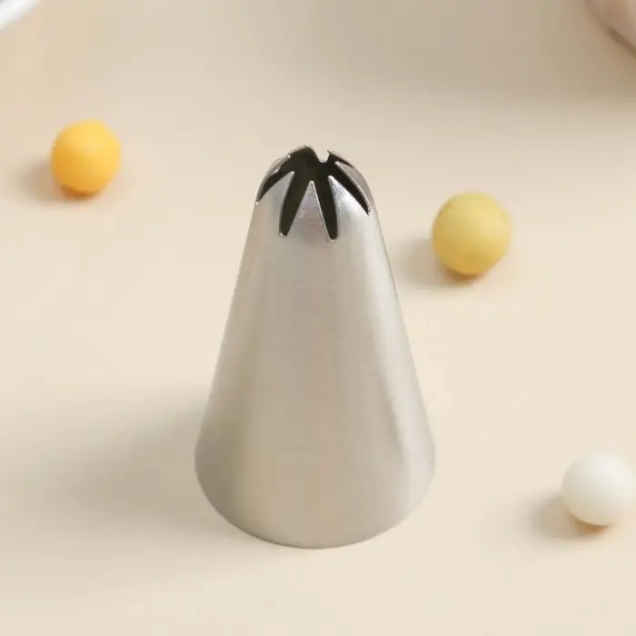 Насадка кондитерская «Закрытая звезда», d=3 см, выход 0,3 см, нержавеющая сталь Насадка кондитерская «Закрытая звезда», d=3 см, выход 0,3 см, нержавеющая сталь