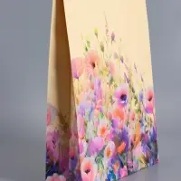 Пакет подарочный "Полевые цветы", ламинированный, 33 х 42,5 х 10 см