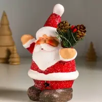 Сувенир керамика свет "Дед Мороз в красной шубке с еловой веточкой" 10х7,5х14,5 см Сувенир керамика свет "Дед Мороз в красной шубке с еловой веточкой" 10х7,5х14,5 см