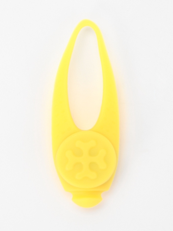 Световой маячок на ошейник/поводок с 3 режимами свечения  Световой маячок на ошейник/поводок с 3 режимами свечения "Лапка", 3,2 см, силикон, жёлтый