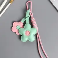 Брелок на карабине кожзам, текстиль "Цветочки" мятно-розовый, с узлом 25х7х1,5 см