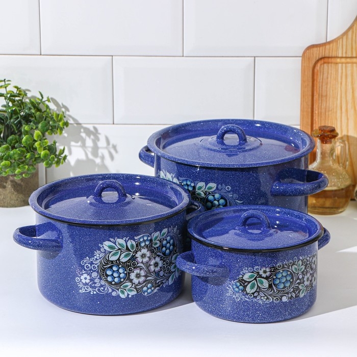 Набор эмалированных кастрюль «Голубика», 3 предмета: 1,5 л, 2,9 л, 4,5 л Набор эмалированных кастрюль «Голубика», 3 предмета: 1,5 л, 2,9 л, 4,5 л