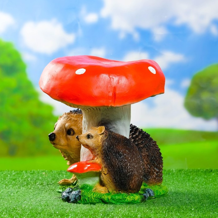Садовая фигура  Садовая фигура "Гриб с двумя ежами" 26х30х30см