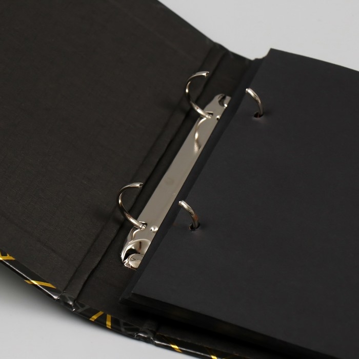 Фотоальбом 25 листов (уголки+кольца) Namaste золото 19х27х3 см Фотоальбом 25 листов (уголки+кольца) Namaste золото 19х27х3 см