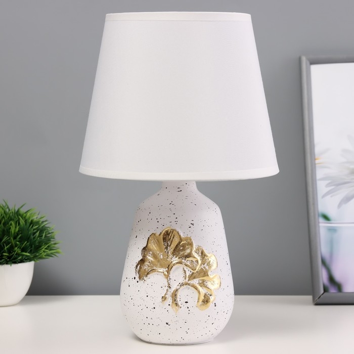 Настольная лампа Настольная лампа "Листья" Е14 40Вт бежевый 20х20х32см