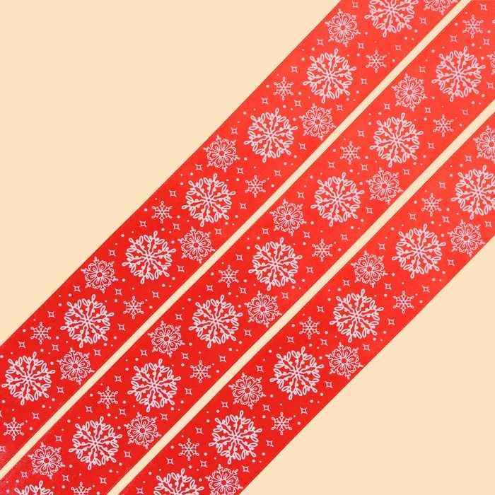 Лента атласная «Снежинки», красная, 4 см х 5 метров Лента атласная «Снежинки», красная, 4 см х 5 метров
