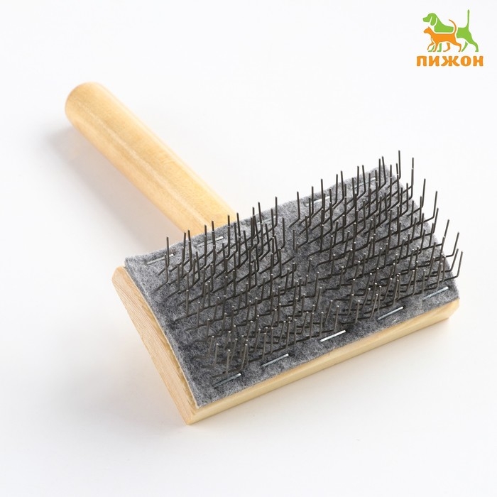 Щётка - пуходёрка деревянная жёсткая для «Кавказца», основание 110 х 58 мм Щётка - пуходёрка деревянная жёсткая для «Кавказца», основание 110 х 58 мм