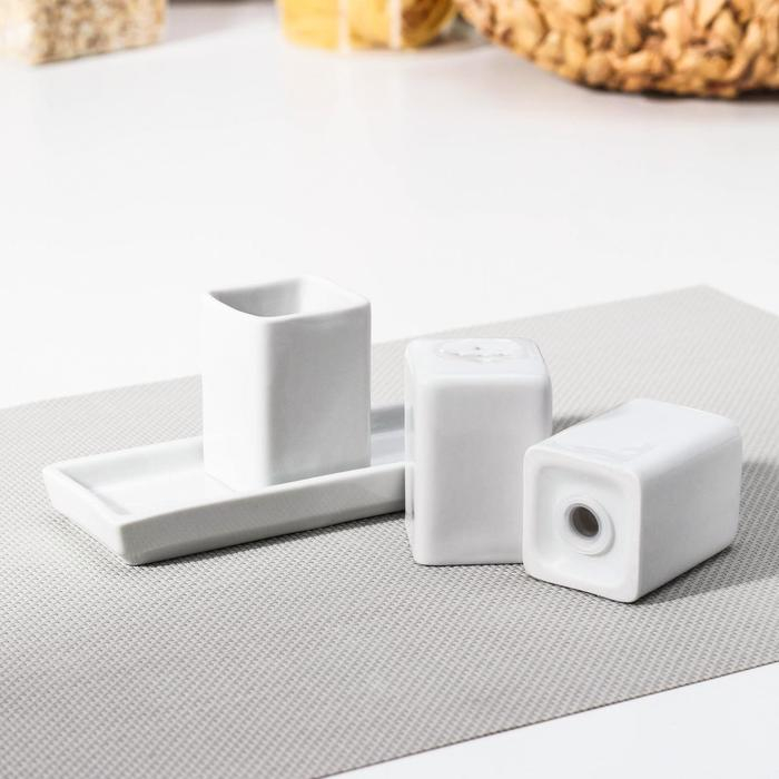 Набор для специй фарфоровый &laquo;Уют&raquo;, 4 шт, солонка 50 мл, перечница 50 мл, стаканчик 60 мл, цвет белый