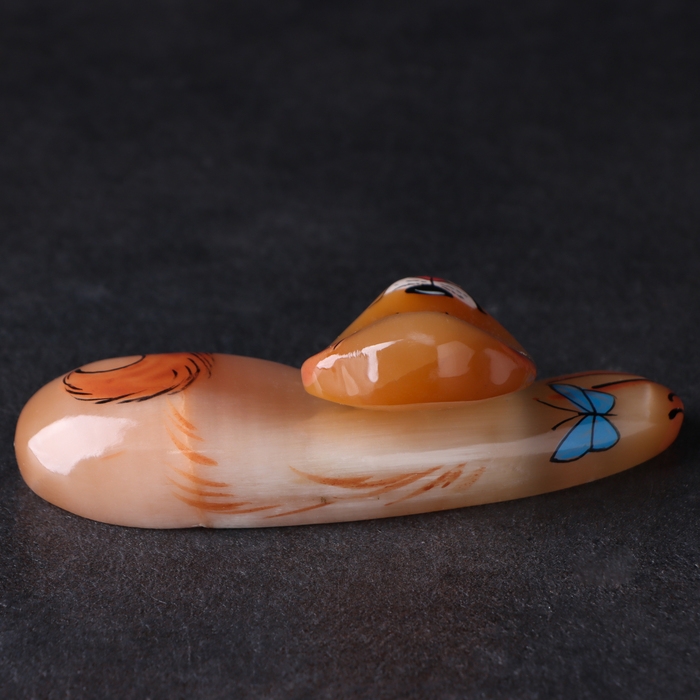 Сувенир "Собака с мотыльком", селенит