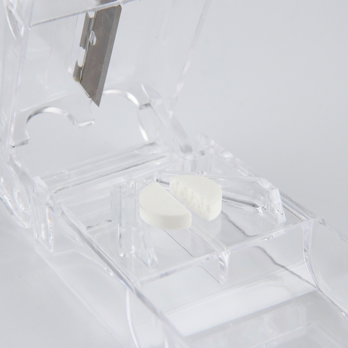 Таблетница с делителем «Здоровье дороже золота», 1 секция, 8.5 х 4 х 2.5 см. Таблетница с делителем «Здоровье дороже золота», 1 секция, 8.5 х 4 х 2.5 см.