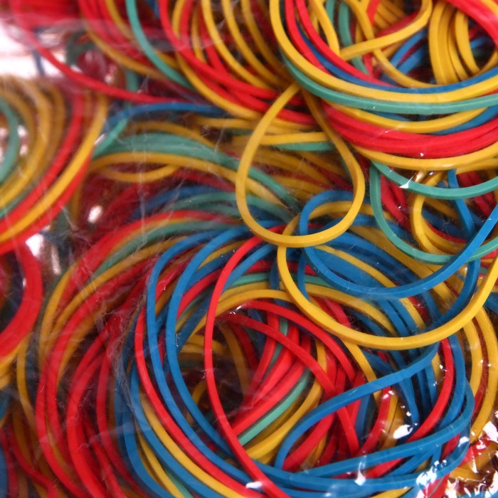 Банковская резинка цветная, 1000 грамм, длина 95 мм, диаметр - 60 мм, сечение 1,7 х 1,7 мм Банковская резинка цветная, 1000 грамм, длина 95 мм, диаметр - 60 мм, сечение 1,7 х 1,7 мм