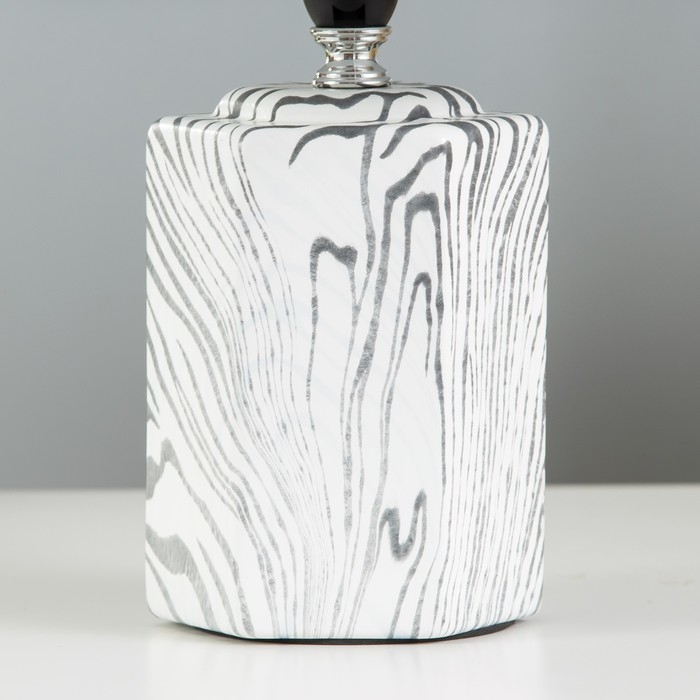 Настольная лампа Настольная лампа "Харз" E14 40Вт белый-черный 20х20х32 см RISALUX