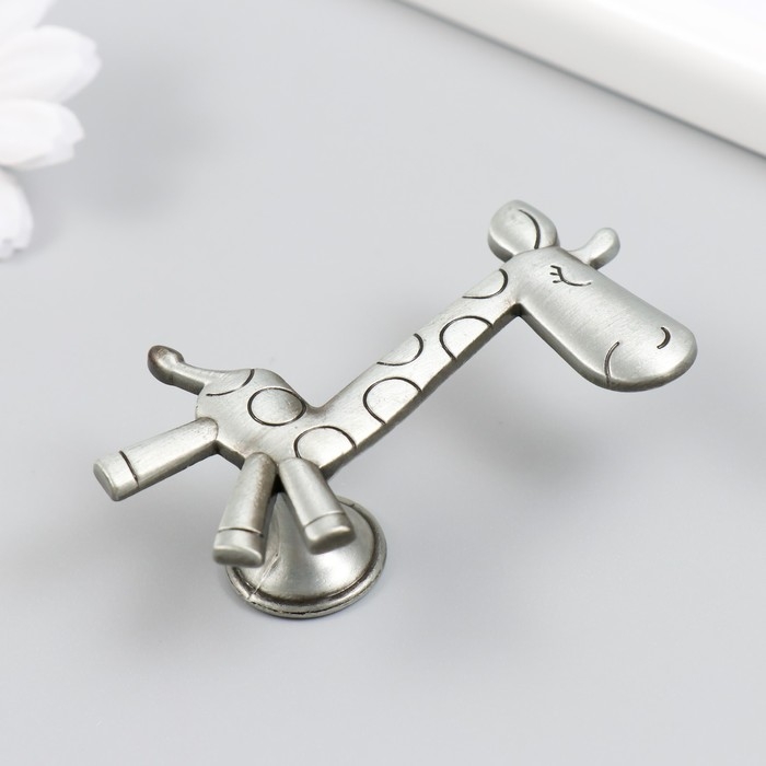 Ручка для шкатулки металл Ручка для шкатулки металл "Жираф" состаренное серебро 7,7х5,5х2,3 см