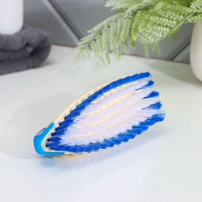 Щётка - утюжок Доляна, 17×6×8,5 см, цвет МИКС Щётка - утюжок Доляна, 17×6×8,5 см, цвет МИКС