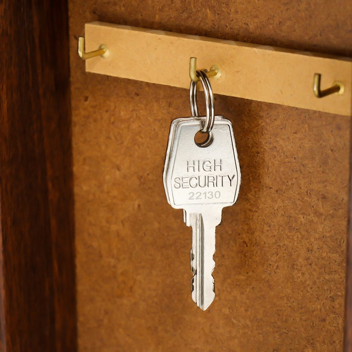 Ключница Ключница "Набор пирата" орех 15х21 см