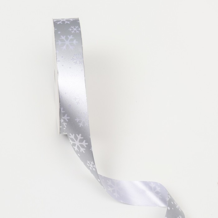 Новый год. Лента для декора и подарков, снежинки, 2 см х 45 м Новый год. Лента для декора и подарков, снежинки, 2 см х 45 м