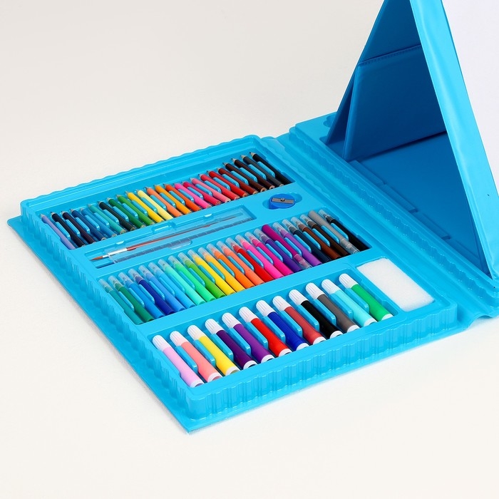 Новогодний набор для творчества «Веселый снеговик», с мольбертом, 208 предметов Новогодний набор для творчества «Веселый снеговик», с мольбертом, 208 предметов